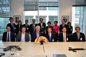 A group photo picture at British Airways (front row, 3rd from the left: British Airways CCO Andrew Brem)